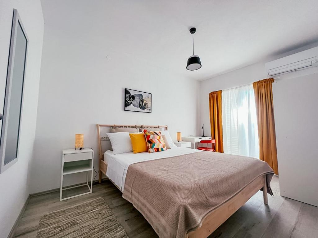 Apartments Happy Sukosan Bagian luar foto