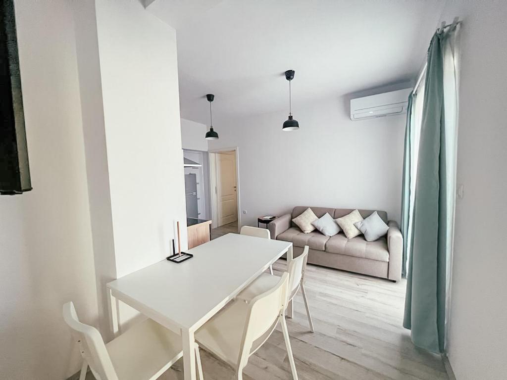 Apartments Happy Sukosan Bagian luar foto